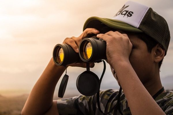 Binoculars with Rangefinder for hunting